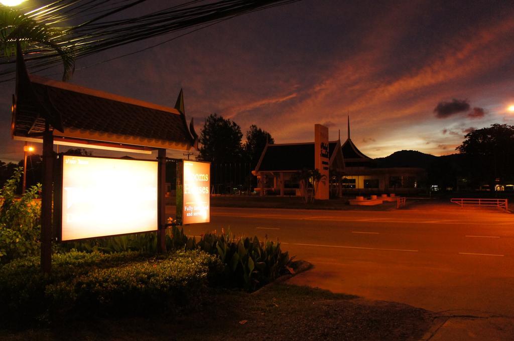 Palm Village Rawai Exterior foto