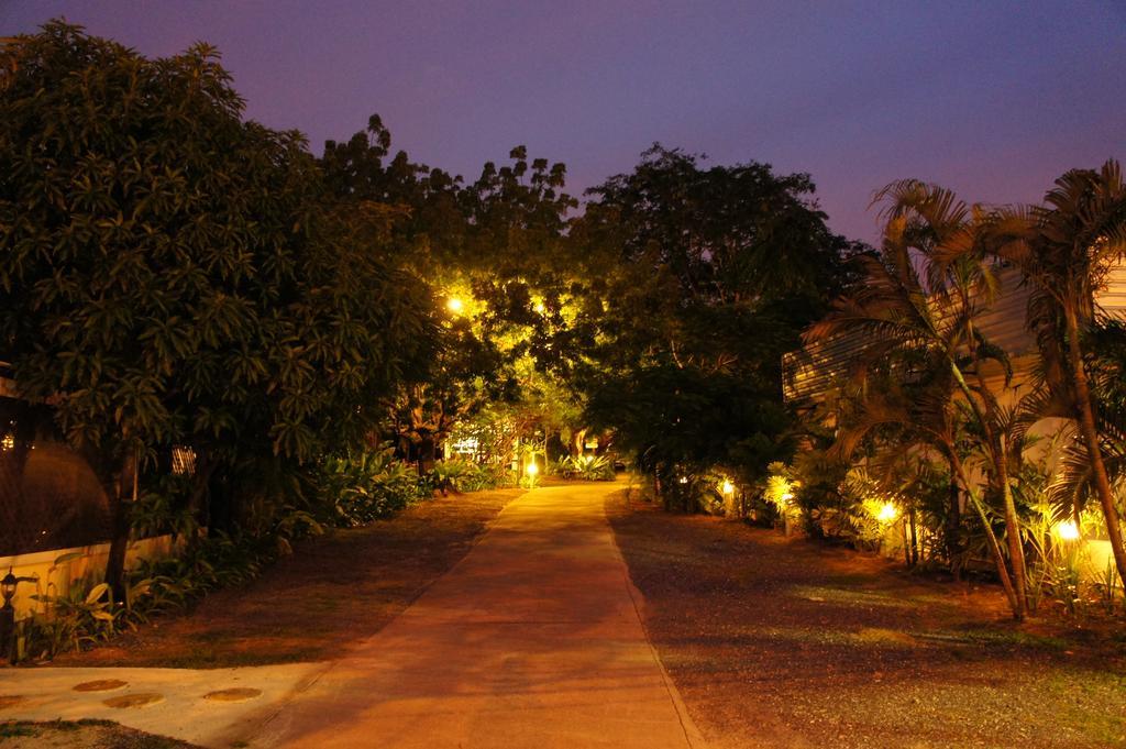 Palm Village Rawai Exterior foto