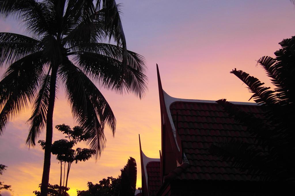 Palm Village Rawai Exterior foto