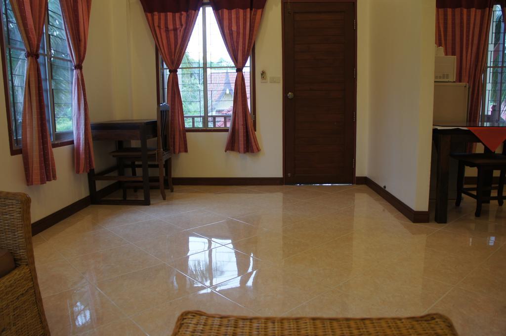 Palm Village Rawai Exterior foto