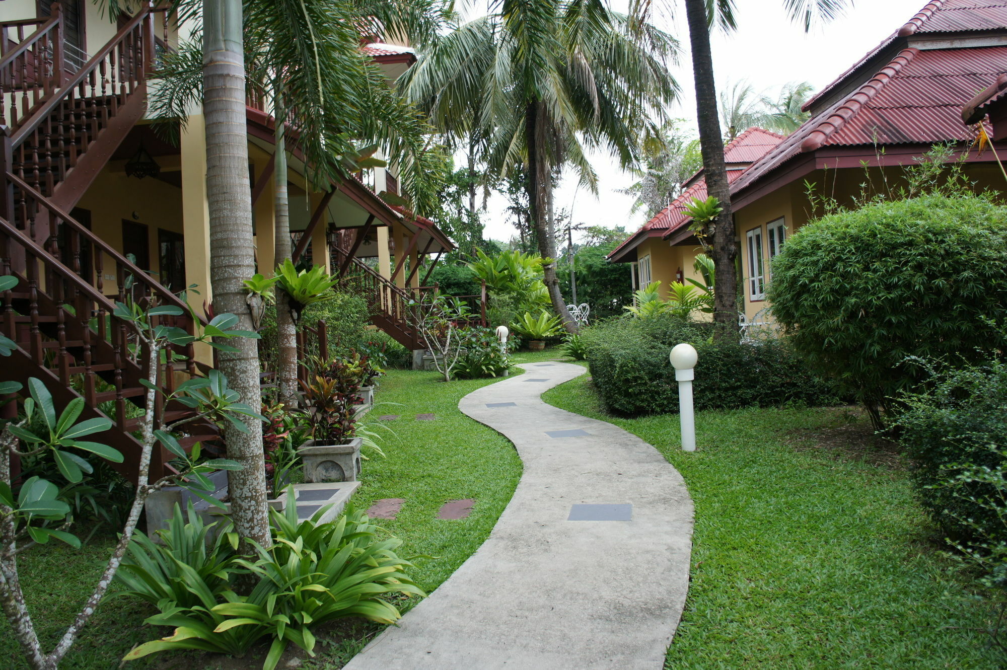 Palm Village Rawai Exterior foto