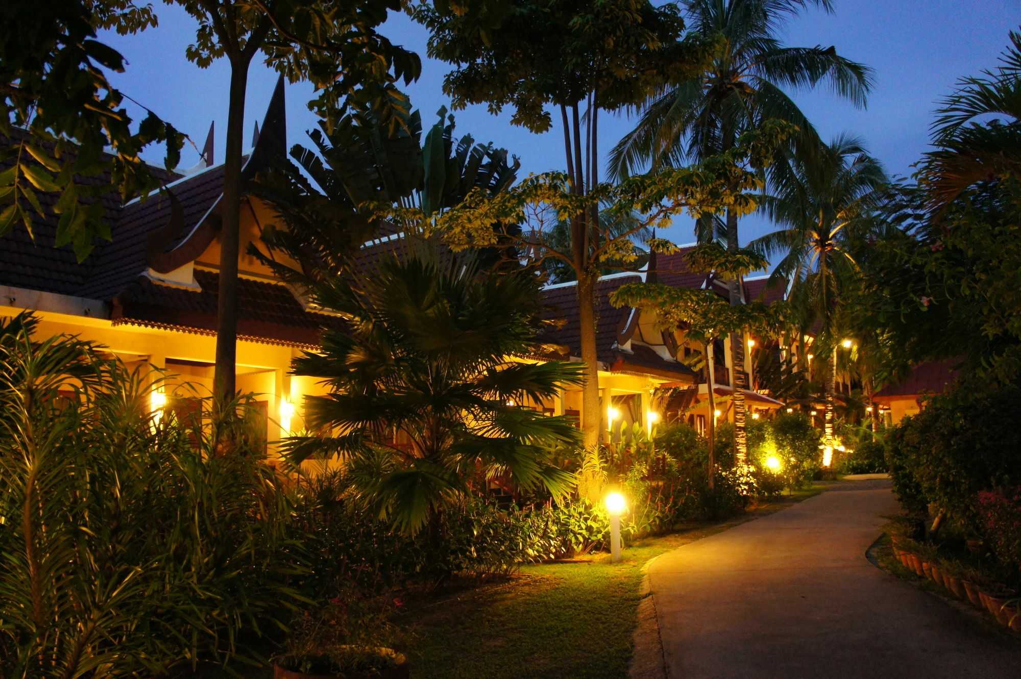 Palm Village Rawai Exterior foto